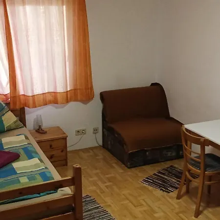 Privatzimmer *